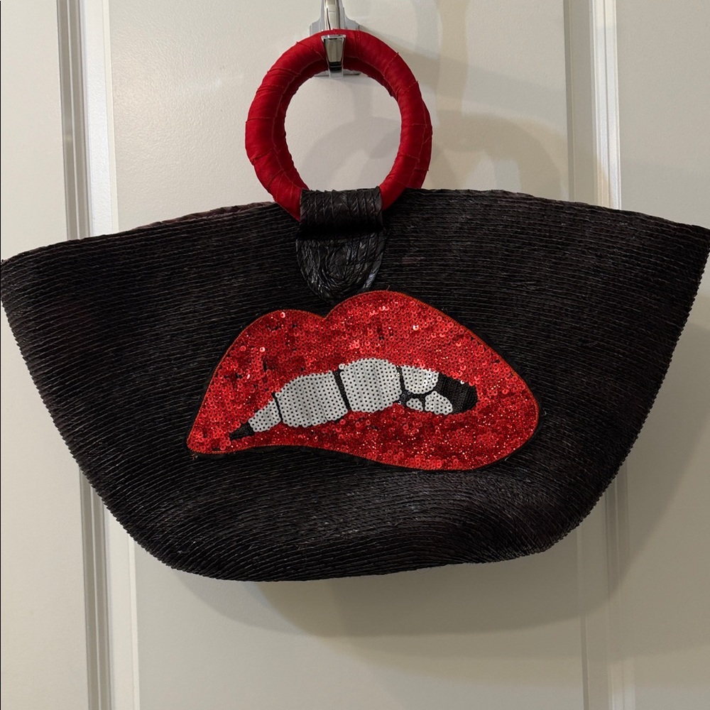 Stylish Black and Red Lip Design Women's Bag